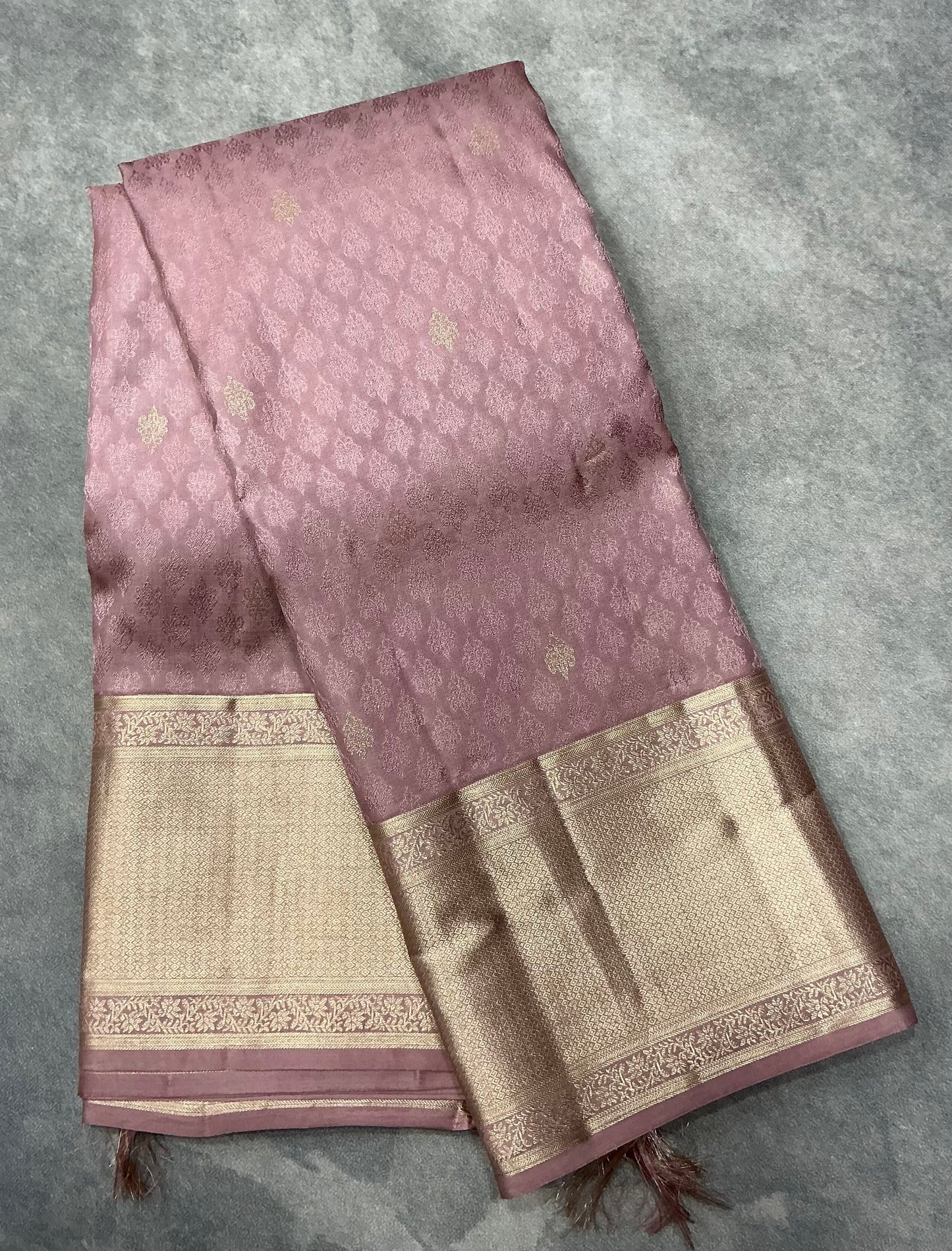 Onion Pink Colour Kanjivaram Silk Saree with Zari Border