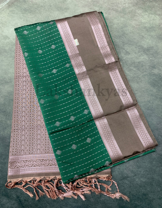 Emerald Green Colour Soft Silk Saree with Rettai Pettu Border